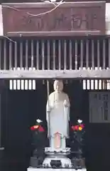 薬王寺の像