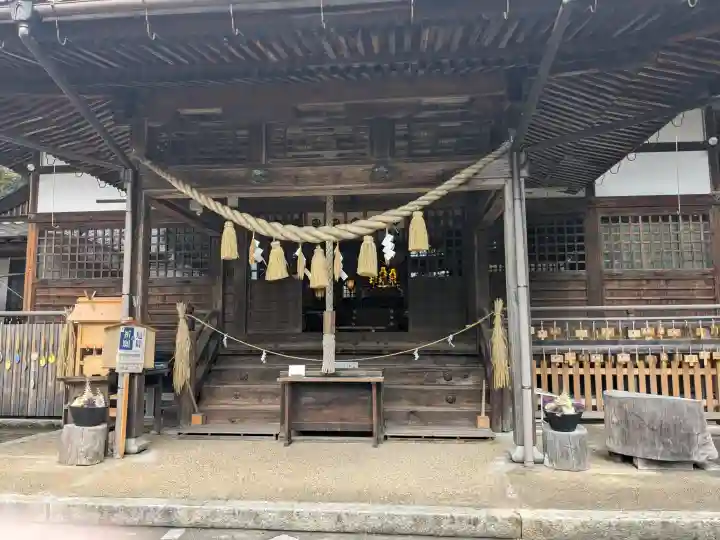 伊奈冨神社の{uncategorized: "未分類", other: "その他", undefined: "問題あり", building: "その他建物", grave: "お墓", sacred_gate: "鳥居", guardian: "狛犬", statue: "像", buddha: "仏像", history: "歴史", nature: "自然", garden: "庭園", animal: "動物", pagoda: "塔", temizu: "手水舎", mountain_gate: "山門・神門", sanctuary: "本殿・本堂", subordinate: "末社・摂社", art: "芸術", scenery: "景色", jizo: "地蔵", ema: "絵馬", goshuin: "御朱印", omikuji: "おみくじ", items: "授与品その他", amulet: "お守り", goshuincho: "御朱印帳", eats: "食事", festival: "お祭り", votive_dance: "神楽", shichigosan: "七五三参", wedding: "結婚式", experience: "体験その他", initially: "初詣", around: "周辺", anti_infection: "感染症対策"}