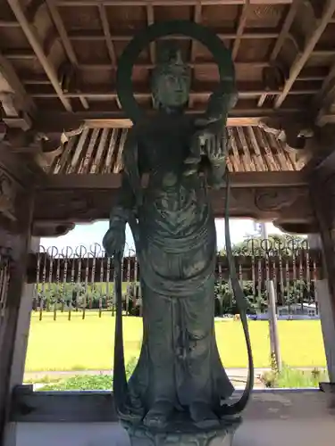 種間寺の仏像