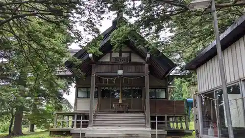 音江神社の本殿