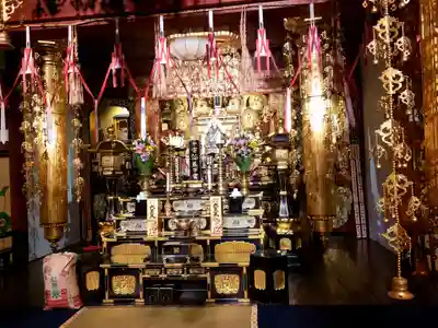 本岳寺の本殿・本堂