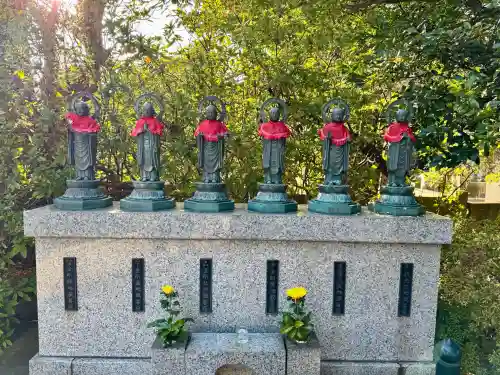 福蔵院の{uncategorized: "未分類", other: "その他", undefined: "問題あり", building: "その他建物", grave: "お墓", sacred_gate: "鳥居", guardian: "狛犬", statue: "像", buddha: "仏像", history: "歴史", nature: "自然", garden: "庭園", animal: "動物", pagoda: "塔", temizu: "手水舎", mountain_gate: "山門・神門", sanctuary: "本殿・本堂", subordinate: "末社・摂社", art: "芸術", scenery: "景色", jizo: "地蔵", ema: "絵馬", goshuin: "御朱印", omikuji: "おみくじ", items: "授与品その他", amulet: "お守り", goshuincho: "御朱印帳", eats: "食事", festival: "お祭り", votive_dance: "神楽", shichigosan: "七五三参", wedding: "結婚式", experience: "体験その他", initially: "初詣", around: "周辺", anti_infection: "感染症対策"}