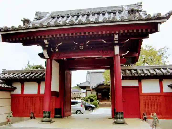眞隆寺の山門・神門