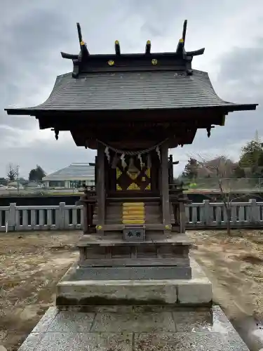 素鵞神社の{uncategorized: "未分類", other: "その他", undefined: "問題あり", building: "その他建物", grave: "お墓", sacred_gate: "鳥居", guardian: "狛犬", statue: "像", buddha: "仏像", history: "歴史", nature: "自然", garden: "庭園", animal: "動物", pagoda: "塔", temizu: "手水舎", mountain_gate: "山門・神門", sanctuary: "本殿・本堂", subordinate: "末社・摂社", art: "芸術", scenery: "景色", jizo: "地蔵", ema: "絵馬", goshuin: "御朱印", omikuji: "おみくじ", items: "授与品その他", amulet: "お守り", goshuincho: "御朱印帳", eats: "食事", festival: "お祭り", votive_dance: "神楽", shichigosan: "七五三参", wedding: "結婚式", experience: "体験その他", initially: "初詣", around: "周辺", anti_infection: "感染症対策"}