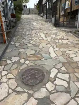 伊和都比売神社の{uncategorized: "未分類", other: "その他", undefined: "問題あり", building: "その他建物", grave: "お墓", sacred_gate: "鳥居", guardian: "狛犬", statue: "像", buddha: "仏像", history: "歴史", nature: "自然", garden: "庭園", animal: "動物", pagoda: "塔", temizu: "手水舎", mountain_gate: "山門・神門", sanctuary: "本殿・本堂", subordinate: "末社・摂社", art: "芸術", scenery: "景色", jizo: "地蔵", ema: "絵馬", goshuin: "御朱印", omikuji: "おみくじ", items: "授与品その他", amulet: "お守り", goshuincho: "御朱印帳", eats: "食事", festival: "お祭り", votive_dance: "神楽", shichigosan: "七五三参", wedding: "結婚式", experience: "体験その他", initially: "初詣", around: "周辺", anti_infection: "感染症対策"}