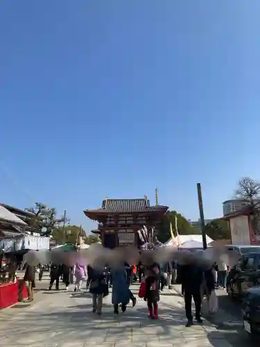 四天王寺の{uncategorized: "未分類", other: "その他", undefined: "問題あり", building: "その他建物", grave: "お墓", sacred_gate: "鳥居", guardian: "狛犬", statue: "像", buddha: "仏像", history: "歴史", nature: "自然", garden: "庭園", animal: "動物", pagoda: "塔", temizu: "手水舎", mountain_gate: "山門・神門", sanctuary: "本殿・本堂", subordinate: "末社・摂社", art: "芸術", scenery: "景色", jizo: "地蔵", ema: "絵馬", goshuin: "御朱印", omikuji: "おみくじ", items: "授与品その他", amulet: "お守り", goshuincho: "御朱印帳", eats: "食事", festival: "お祭り", votive_dance: "神楽", shichigosan: "七五三参", wedding: "結婚式", experience: "体験その他", initially: "初詣", around: "周辺", anti_infection: "感染症対策"}
