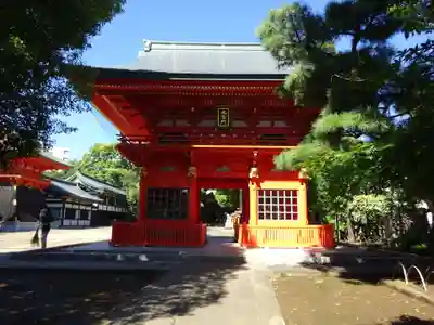 穴八幡宮の山門・神門