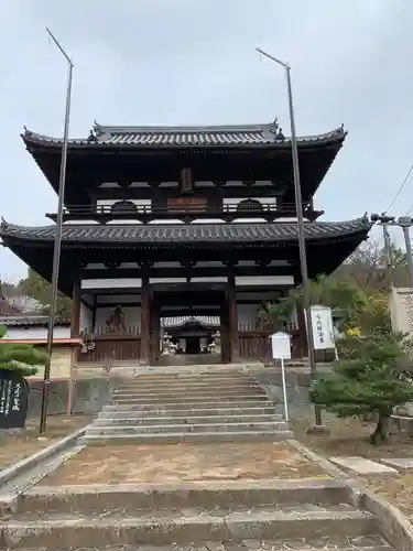 國前寺の山門