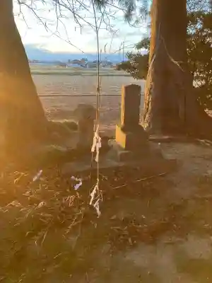 八龍神社の{uncategorized: "未分類", other: "その他", undefined: "問題あり", building: "その他建物", grave: "お墓", sacred_gate: "鳥居", guardian: "狛犬", statue: "像", buddha: "仏像", history: "歴史", nature: "自然", garden: "庭園", animal: "動物", pagoda: "塔", temizu: "手水舎", mountain_gate: "山門・神門", sanctuary: "本殿・本堂", subordinate: "末社・摂社", art: "芸術", scenery: "景色", jizo: "地蔵", ema: "絵馬", goshuin: "御朱印", omikuji: "おみくじ", items: "授与品その他", amulet: "お守り", goshuincho: "御朱印帳", eats: "食事", festival: "お祭り", votive_dance: "神楽", shichigosan: "七五三参", wedding: "結婚式", experience: "体験その他", initially: "初詣", around: "周辺", anti_infection: "感染症対策"}