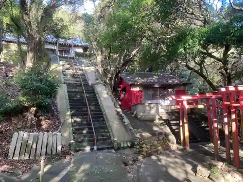 金刀比羅神社の{uncategorized: "未分類", other: "その他", undefined: "問題あり", building: "その他建物", grave: "お墓", sacred_gate: "鳥居", guardian: "狛犬", statue: "像", buddha: "仏像", history: "歴史", nature: "自然", garden: "庭園", animal: "動物", pagoda: "塔", temizu: "手水舎", mountain_gate: "山門・神門", sanctuary: "本殿・本堂", subordinate: "末社・摂社", art: "芸術", scenery: "景色", jizo: "地蔵", ema: "絵馬", goshuin: "御朱印", omikuji: "おみくじ", items: "授与品その他", amulet: "お守り", goshuincho: "御朱印帳", eats: "食事", festival: "お祭り", votive_dance: "神楽", shichigosan: "七五三参", wedding: "結婚式", experience: "体験その他", initially: "初詣", around: "周辺", anti_infection: "感染症対策"}
