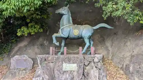 宮地嶽神社の像