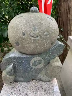 亀ケ池八幡宮の像