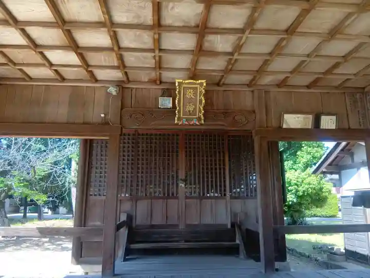 神明神社の{uncategorized: "未分類", other: "その他", undefined: "問題あり", building: "その他建物", grave: "お墓", sacred_gate: "鳥居", guardian: "狛犬", statue: "像", buddha: "仏像", history: "歴史", nature: "自然", garden: "庭園", animal: "動物", pagoda: "塔", temizu: "手水舎", mountain_gate: "山門・神門", sanctuary: "本殿・本堂", subordinate: "末社・摂社", art: "芸術", scenery: "景色", jizo: "地蔵", ema: "絵馬", goshuin: "御朱印", omikuji: "おみくじ", items: "授与品その他", amulet: "お守り", goshuincho: "御朱印帳", eats: "食事", festival: "お祭り", votive_dance: "神楽", shichigosan: "七五三参", wedding: "結婚式", experience: "体験その他", initially: "初詣", around: "周辺", anti_infection: "感染症対策"}