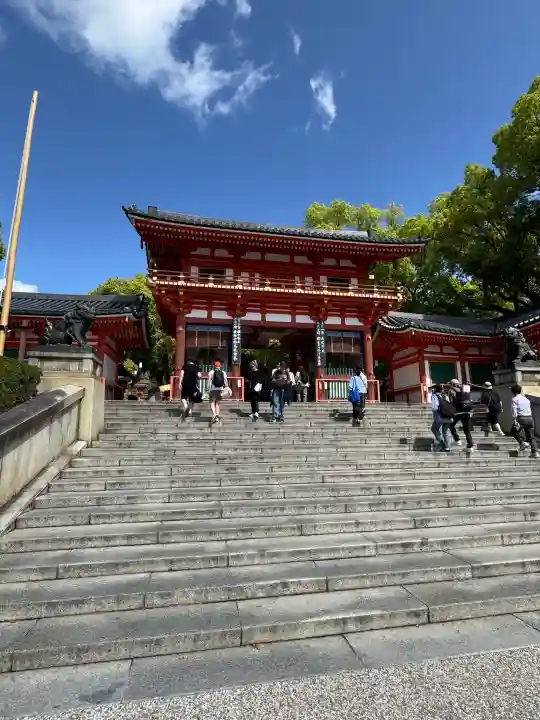 八坂神社(祇園さん)の{uncategorized: "未分類", other: "その他", undefined: "問題あり", building: "その他建物", grave: "お墓", sacred_gate: "鳥居", guardian: "狛犬", statue: "像", buddha: "仏像", history: "歴史", nature: "自然", garden: "庭園", animal: "動物", pagoda: "塔", temizu: "手水舎", mountain_gate: "山門・神門", sanctuary: "本殿・本堂", subordinate: "末社・摂社", art: "芸術", scenery: "景色", jizo: "地蔵", ema: "絵馬", goshuin: "御朱印", omikuji: "おみくじ", items: "授与品その他", amulet: "お守り", goshuincho: "御朱印帳", eats: "食事", festival: "お祭り", votive_dance: "神楽", shichigosan: "七五三参", wedding: "結婚式", experience: "体験その他", initially: "初詣", around: "周辺", anti_infection: "感染症対策"}