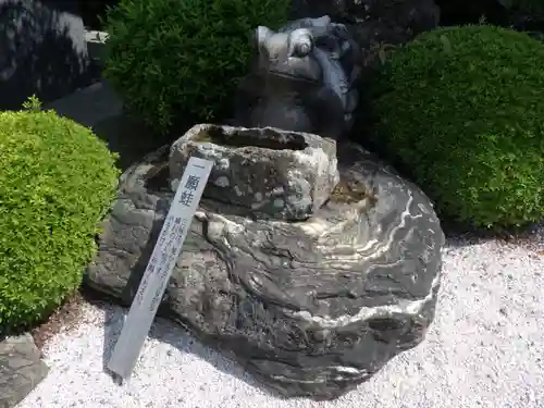 西院春日神社の狛犬