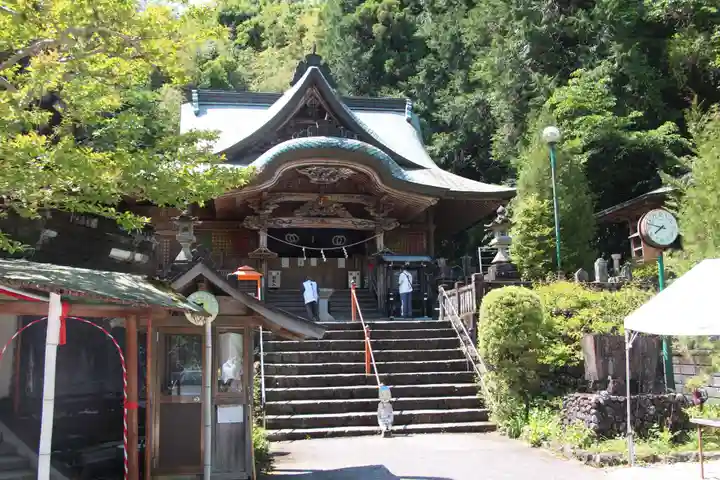 清滝寺の本殿・本堂