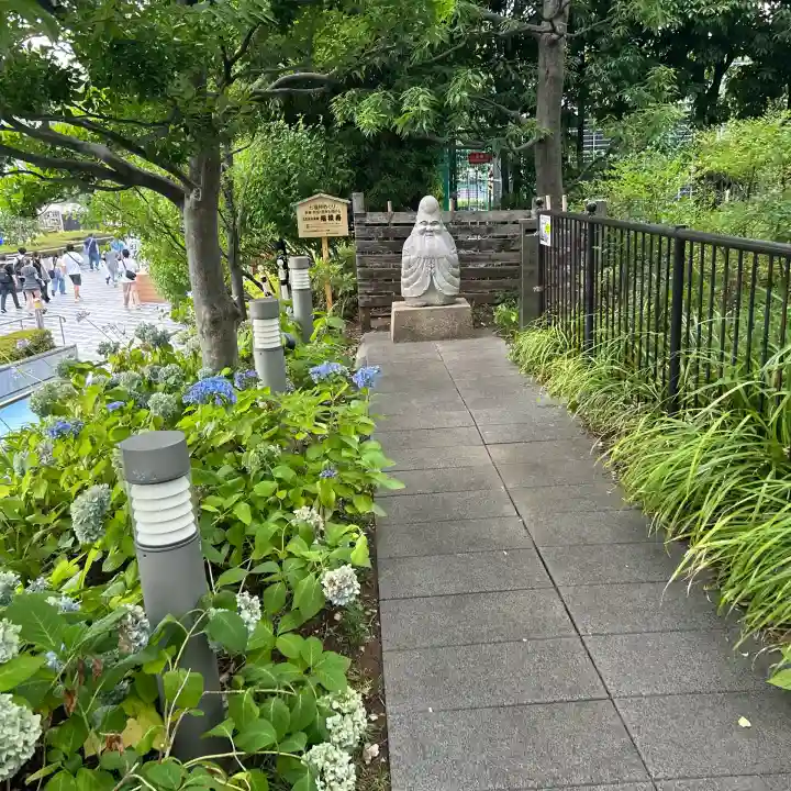 祠(東京ドームシティー屋上)(東京都)
