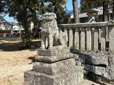 素盞嗚神社の{uncategorized: "未分類", other: "その他", undefined: "問題あり", building: "その他建物", grave: "お墓", sacred_gate: "鳥居", guardian: "狛犬", statue: "像", buddha: "仏像", history: "歴史", nature: "自然", garden: "庭園", animal: "動物", pagoda: "塔", temizu: "手水舎", mountain_gate: "山門・神門", sanctuary: "本殿・本堂", subordinate: "末社・摂社", art: "芸術", scenery: "景色", jizo: "地蔵", ema: "絵馬", goshuin: "御朱印", omikuji: "おみくじ", items: "授与品その他", amulet: "お守り", goshuincho: "御朱印帳", eats: "食事", festival: "お祭り", votive_dance: "神楽", shichigosan: "七五三参", wedding: "結婚式", experience: "体験その他", initially: "初詣", around: "周辺", anti_infection: "感染症対策"}