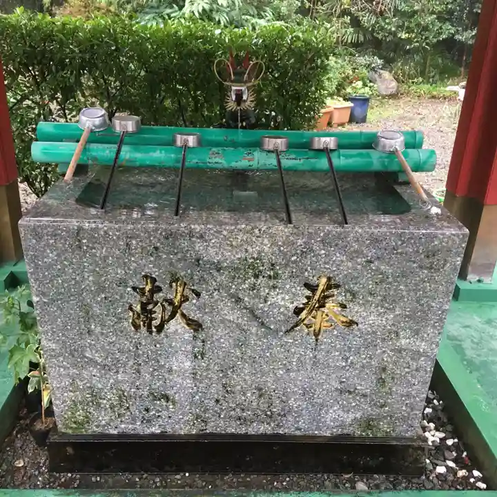 加紫久利神社の手水舎