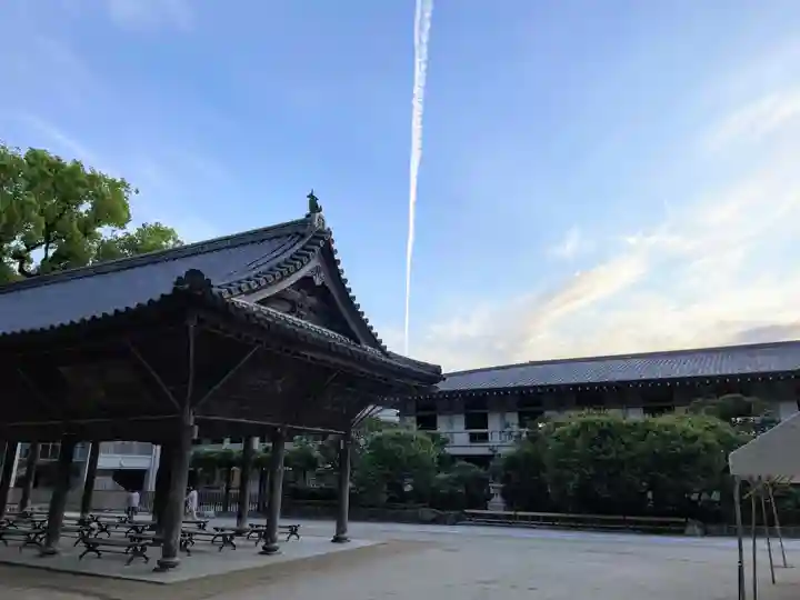 天開稲荷社の周辺