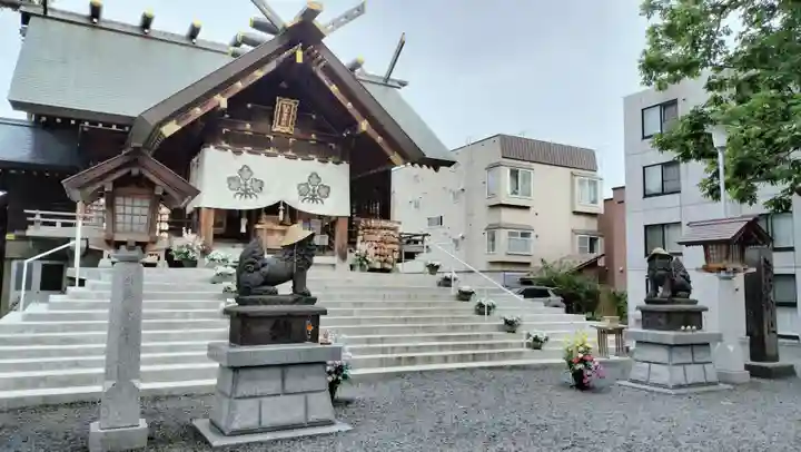 札幌諏訪神社の本殿・本堂