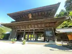 久遠寺の山門