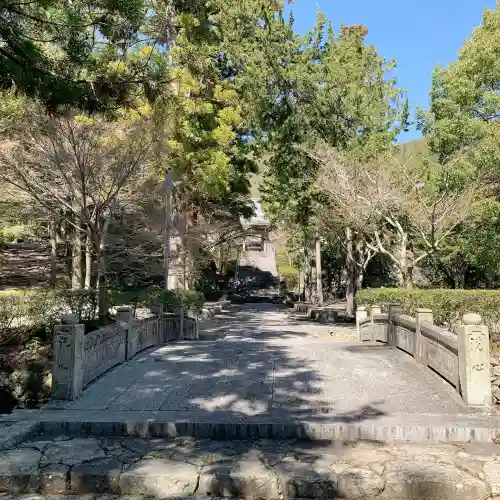 興国寺の{uncategorized: "未分類", other: "その他", undefined: "問題あり", building: "その他建物", grave: "お墓", sacred_gate: "鳥居", guardian: "狛犬", statue: "像", buddha: "仏像", history: "歴史", nature: "自然", garden: "庭園", animal: "動物", pagoda: "塔", temizu: "手水舎", mountain_gate: "山門・神門", sanctuary: "本殿・本堂", subordinate: "末社・摂社", art: "芸術", scenery: "景色", jizo: "地蔵", ema: "絵馬", goshuin: "御朱印", omikuji: "おみくじ", items: "授与品その他", amulet: "お守り", goshuincho: "御朱印帳", eats: "食事", festival: "お祭り", votive_dance: "神楽", shichigosan: "七五三参", wedding: "結婚式", experience: "体験その他", initially: "初詣", around: "周辺", anti_infection: "感染症対策"}