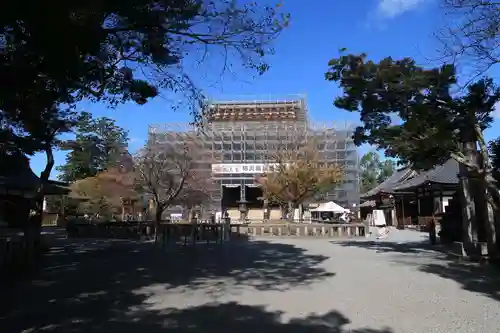 金峯山寺の山門