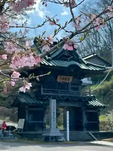 陽林寺の{uncategorized: "未分類", other: "その他", undefined: "問題あり", building: "その他建物", grave: "お墓", sacred_gate: "鳥居", guardian: "狛犬", statue: "像", buddha: "仏像", history: "歴史", nature: "自然", garden: "庭園", animal: "動物", pagoda: "塔", temizu: "手水舎", mountain_gate: "山門・神門", sanctuary: "本殿・本堂", subordinate: "末社・摂社", art: "芸術", scenery: "景色", jizo: "地蔵", ema: "絵馬", goshuin: "御朱印", omikuji: "おみくじ", items: "授与品その他", amulet: "お守り", goshuincho: "御朱印帳", eats: "食事", festival: "お祭り", votive_dance: "神楽", shichigosan: "七五三参", wedding: "結婚式", experience: "体験その他", initially: "初詣", around: "周辺", anti_infection: "感染症対策"}
