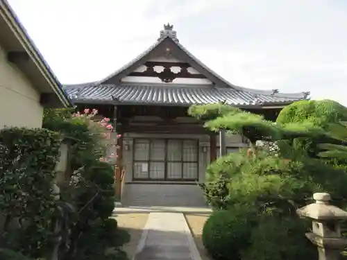 梅渓寺の本殿