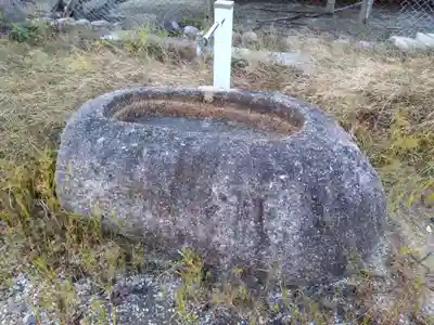 神明社の手水舎