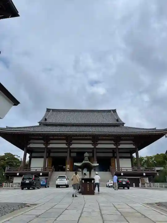 西新井大師総持寺の本殿・本堂