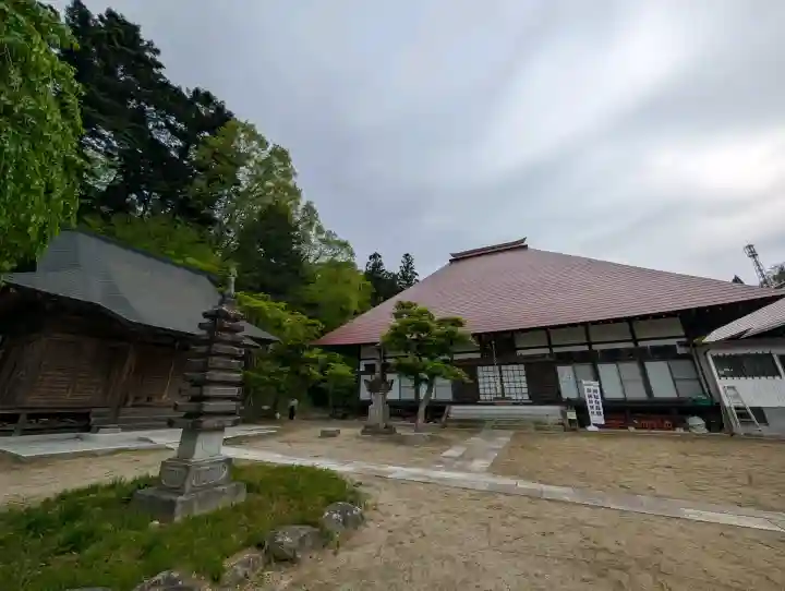 真照寺の{uncategorized: "未分類", other: "その他", undefined: "問題あり", building: "その他建物", grave: "お墓", sacred_gate: "鳥居", guardian: "狛犬", statue: "像", buddha: "仏像", history: "歴史", nature: "自然", garden: "庭園", animal: "動物", pagoda: "塔", temizu: "手水舎", mountain_gate: "山門・神門", sanctuary: "本殿・本堂", subordinate: "末社・摂社", art: "芸術", scenery: "景色", jizo: "地蔵", ema: "絵馬", goshuin: "御朱印", omikuji: "おみくじ", items: "授与品その他", amulet: "お守り", goshuincho: "御朱印帳", eats: "食事", festival: "お祭り", votive_dance: "神楽", shichigosan: "七五三参", wedding: "結婚式", experience: "体験その他", initially: "初詣", around: "周辺", anti_infection: "感染症対策"}