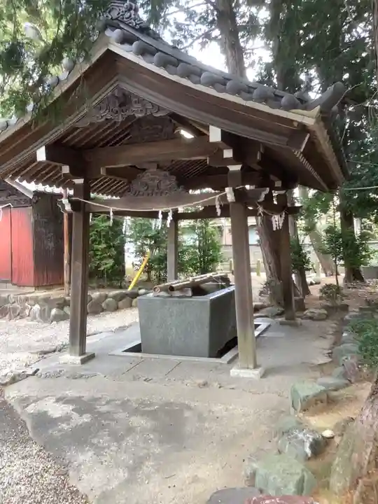 八幡社(柏井町)の手水舎