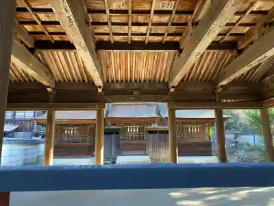 三翁神社の{uncategorized: "未分類", other: "その他", undefined: "問題あり", building: "その他建物", grave: "お墓", sacred_gate: "鳥居", guardian: "狛犬", statue: "像", buddha: "仏像", history: "歴史", nature: "自然", garden: "庭園", animal: "動物", pagoda: "塔", temizu: "手水舎", mountain_gate: "山門・神門", sanctuary: "本殿・本堂", subordinate: "末社・摂社", art: "芸術", scenery: "景色", jizo: "地蔵", ema: "絵馬", goshuin: "御朱印", omikuji: "おみくじ", items: "授与品その他", amulet: "お守り", goshuincho: "御朱印帳", eats: "食事", festival: "お祭り", votive_dance: "神楽", shichigosan: "七五三参", wedding: "結婚式", experience: "体験その他", initially: "初詣", around: "周辺", anti_infection: "感染症対策"}