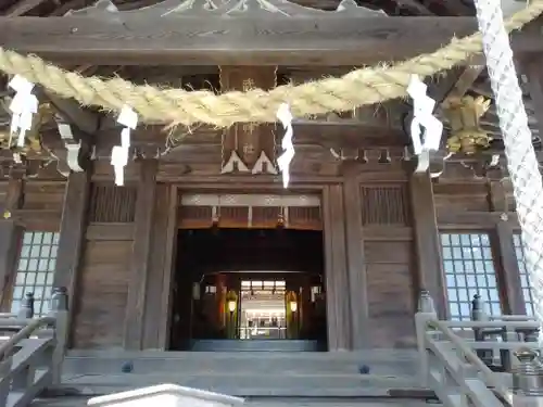 武田神社の本殿・本堂
