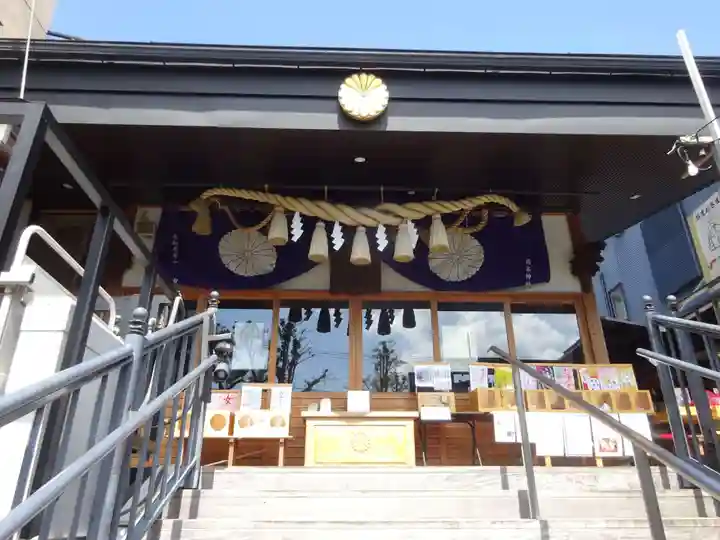 菊名神社の本殿・本堂