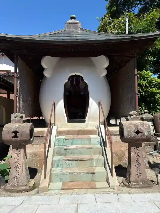 妙国寺の{uncategorized: "未分類", other: "その他", undefined: "問題あり", building: "その他建物", grave: "お墓", sacred_gate: "鳥居", guardian: "狛犬", statue: "像", buddha: "仏像", history: "歴史", nature: "自然", garden: "庭園", animal: "動物", pagoda: "塔", temizu: "手水舎", mountain_gate: "山門・神門", sanctuary: "本殿・本堂", subordinate: "末社・摂社", art: "芸術", scenery: "景色", jizo: "地蔵", ema: "絵馬", goshuin: "御朱印", omikuji: "おみくじ", items: "授与品その他", amulet: "お守り", goshuincho: "御朱印帳", eats: "食事", festival: "お祭り", votive_dance: "神楽", shichigosan: "七五三参", wedding: "結婚式", experience: "体験その他", initially: "初詣", around: "周辺", anti_infection: "感染症対策"}