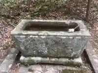 神明社の手水舎