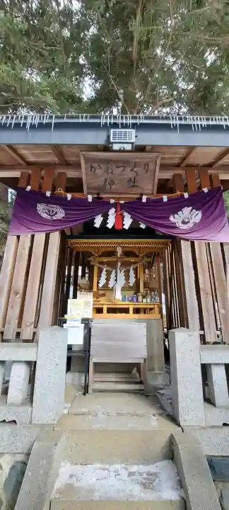 榊山稲荷神社の{uncategorized: "未分類", other: "その他", undefined: "問題あり", building: "その他建物", grave: "お墓", sacred_gate: "鳥居", guardian: "狛犬", statue: "像", buddha: "仏像", history: "歴史", nature: "自然", garden: "庭園", animal: "動物", pagoda: "塔", temizu: "手水舎", mountain_gate: "山門・神門", sanctuary: "本殿・本堂", subordinate: "末社・摂社", art: "芸術", scenery: "景色", jizo: "地蔵", ema: "絵馬", goshuin: "御朱印", omikuji: "おみくじ", items: "授与品その他", amulet: "お守り", goshuincho: "御朱印帳", eats: "食事", festival: "お祭り", votive_dance: "神楽", shichigosan: "七五三参", wedding: "結婚式", experience: "体験その他", initially: "初詣", around: "周辺", anti_infection: "感染症対策"}