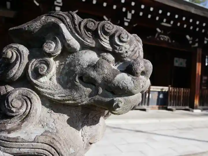 山梨縣護國神社の狛犬