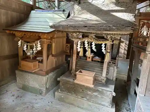 久佐々神社の{uncategorized: "未分類", other: "その他", undefined: "問題あり", building: "その他建物", grave: "お墓", sacred_gate: "鳥居", guardian: "狛犬", statue: "像", buddha: "仏像", history: "歴史", nature: "自然", garden: "庭園", animal: "動物", pagoda: "塔", temizu: "手水舎", mountain_gate: "山門・神門", sanctuary: "本殿・本堂", subordinate: "末社・摂社", art: "芸術", scenery: "景色", jizo: "地蔵", ema: "絵馬", goshuin: "御朱印", omikuji: "おみくじ", items: "授与品その他", amulet: "お守り", goshuincho: "御朱印帳", eats: "食事", festival: "お祭り", votive_dance: "神楽", shichigosan: "七五三参", wedding: "結婚式", experience: "体験その他", initially: "初詣", around: "周辺", anti_infection: "感染症対策"}