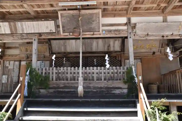 高尾穂見神社の{uncategorized: "未分類", other: "その他", undefined: "問題あり", building: "その他建物", grave: "お墓", sacred_gate: "鳥居", guardian: "狛犬", statue: "像", buddha: "仏像", history: "歴史", nature: "自然", garden: "庭園", animal: "動物", pagoda: "塔", temizu: "手水舎", mountain_gate: "山門・神門", sanctuary: "本殿・本堂", subordinate: "末社・摂社", art: "芸術", scenery: "景色", jizo: "地蔵", ema: "絵馬", goshuin: "御朱印", omikuji: "おみくじ", items: "授与品その他", amulet: "お守り", goshuincho: "御朱印帳", eats: "食事", festival: "お祭り", votive_dance: "神楽", shichigosan: "七五三参", wedding: "結婚式", experience: "体験その他", initially: "初詣", around: "周辺", anti_infection: "感染症対策"}
