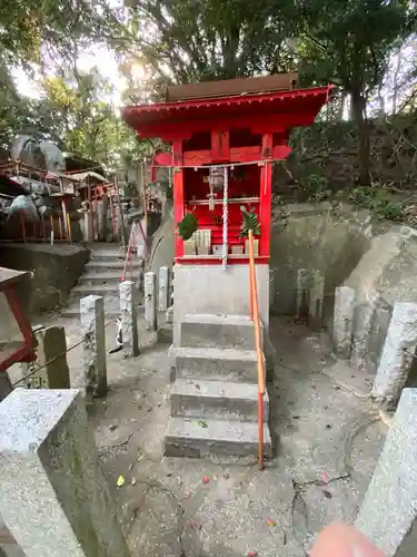 荒浪大神・菊丸大神・日の丸大神の末社