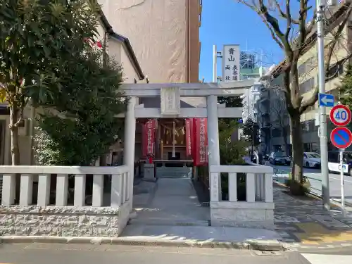 大松稲荷神社の{uncategorized: "未分類", other: "その他", undefined: "問題あり", building: "その他建物", grave: "お墓", sacred_gate: "鳥居", guardian: "狛犬", statue: "像", buddha: "仏像", history: "歴史", nature: "自然", garden: "庭園", animal: "動物", pagoda: "塔", temizu: "手水舎", mountain_gate: "山門・神門", sanctuary: "本殿・本堂", subordinate: "末社・摂社", art: "芸術", scenery: "景色", jizo: "地蔵", ema: "絵馬", goshuin: "御朱印", omikuji: "おみくじ", items: "授与品その他", amulet: "お守り", goshuincho: "御朱印帳", eats: "食事", festival: "お祭り", votive_dance: "神楽", shichigosan: "七五三参", wedding: "結婚式", experience: "体験その他", initially: "初詣", around: "周辺", anti_infection: "感染症対策"}