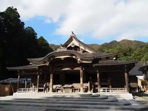 彌彦神社の本殿・本堂