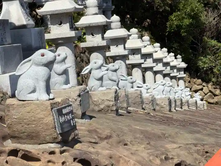 鵜戸神宮の{uncategorized: "未分類", other: "その他", undefined: "問題あり", building: "その他建物", grave: "お墓", sacred_gate: "鳥居", guardian: "狛犬", statue: "像", buddha: "仏像", history: "歴史", nature: "自然", garden: "庭園", animal: "動物", pagoda: "塔", temizu: "手水舎", mountain_gate: "山門・神門", sanctuary: "本殿・本堂", subordinate: "末社・摂社", art: "芸術", scenery: "景色", jizo: "地蔵", ema: "絵馬", goshuin: "御朱印", omikuji: "おみくじ", items: "授与品その他", amulet: "お守り", goshuincho: "御朱印帳", eats: "食事", festival: "お祭り", votive_dance: "神楽", shichigosan: "七五三参", wedding: "結婚式", experience: "体験その他", initially: "初詣", around: "周辺", anti_infection: "感染症対策"}