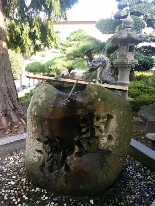 覚住寺の手水舎