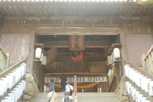 吉備津神社の山門