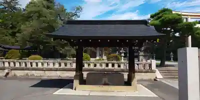 長野縣護國神社の手水舎